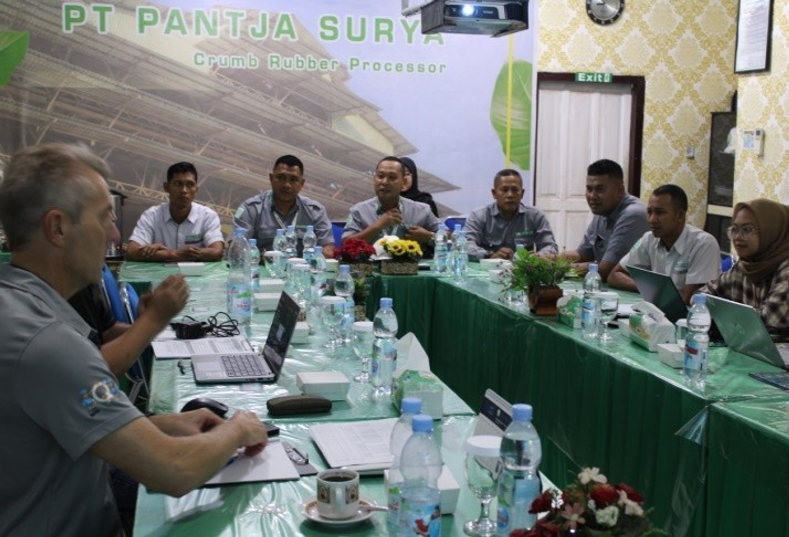 Kunjungan Buyer Continental ke Pabrik PT Pantja Surya