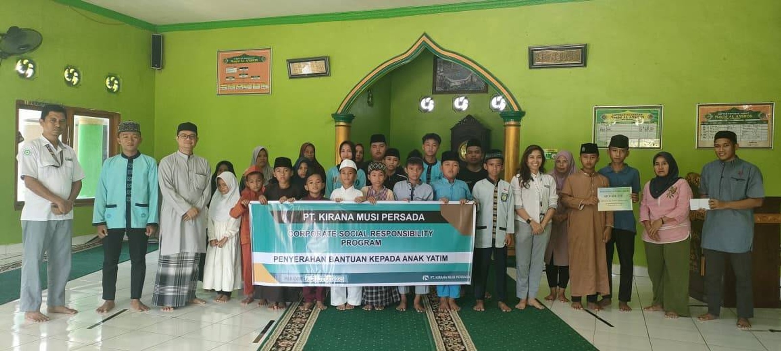 CSR Penyerahan Santunan Anak Yatim sebagai Wujud Kepedulian Sosial antar Sesama oleh PT Kirana Musi Persada